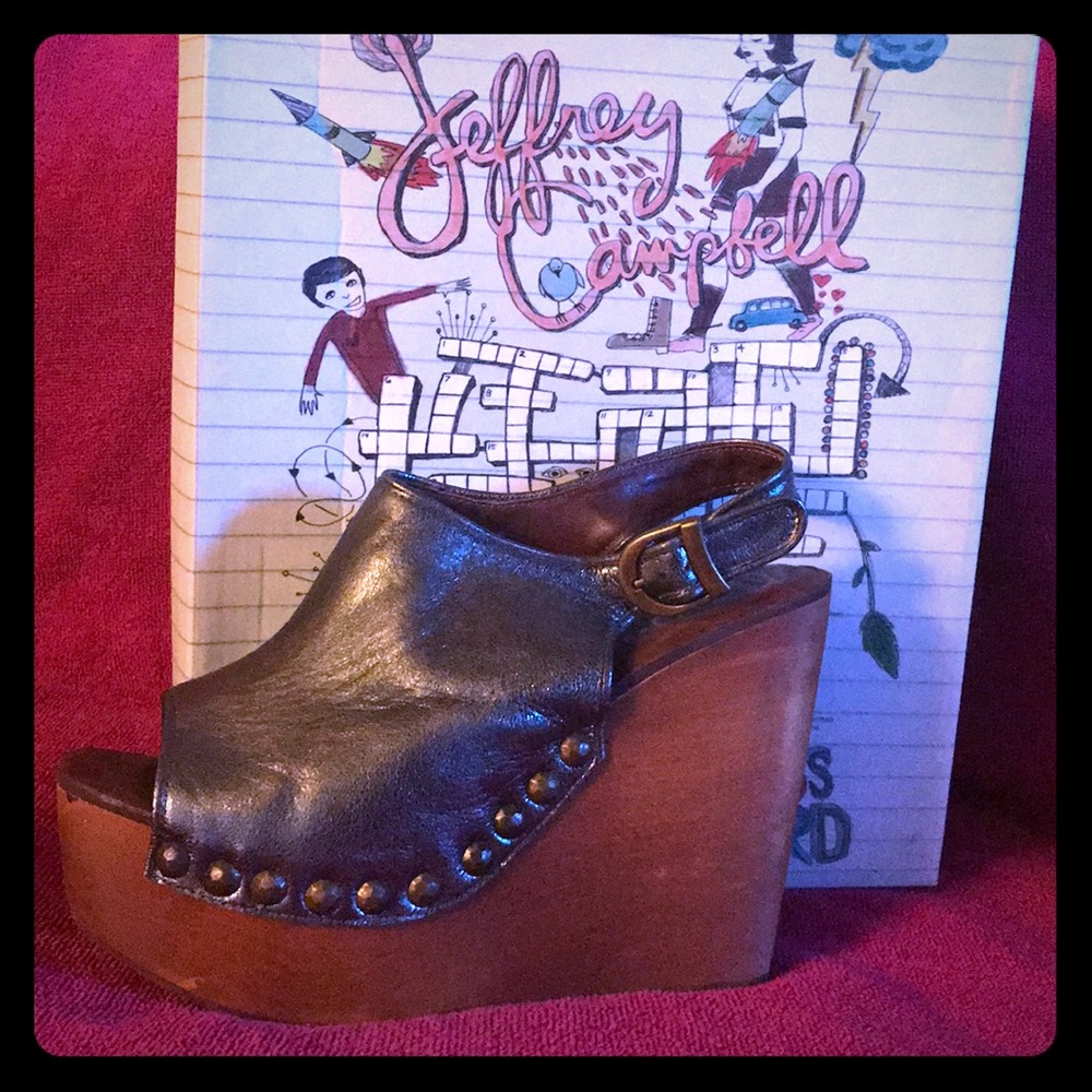 Wooden platform peep toe wedges